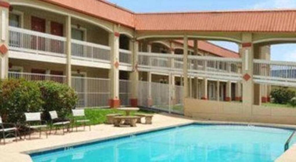 Oyo Hotel Tyler Northwest Mineola Hwy 외부 사진